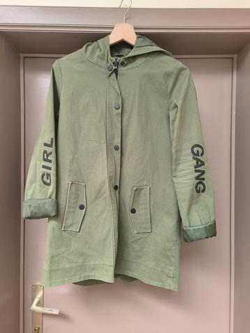 Groene meisjesjas voor leeftijd 14+ beschikbaar voor biedingen