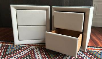 Duo design nachtkastjes beschikbaar voor biedingen