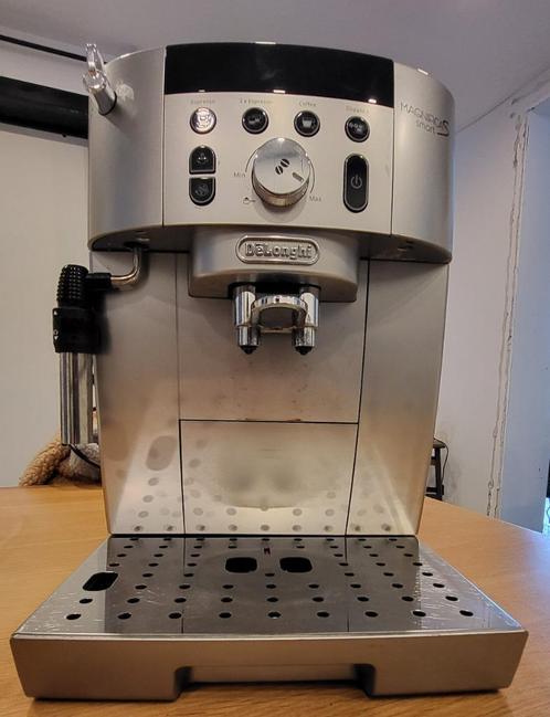 Volautomatische koffiemachine, Elektronische apparatuur, Koffiezetapparaten, Gebruikt, Koffiebonen, Koffiemachine, Afneembaar waterreservoir