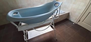 Babybadje/ Baignoire et support pour bébé 20€  beschikbaar voor biedingen