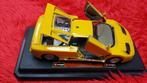 Modelauto Bburago - gele Bugatti EB110 (1991) op platform, Ophalen of Verzenden, Zo goed als nieuw, Auto, Burago