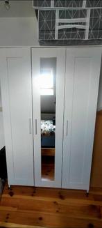 Kleerkast (3 deuren)-Ikea, 100 tot 150 cm, Met hangruimte, 150 tot 200 cm, Zo goed als nieuw