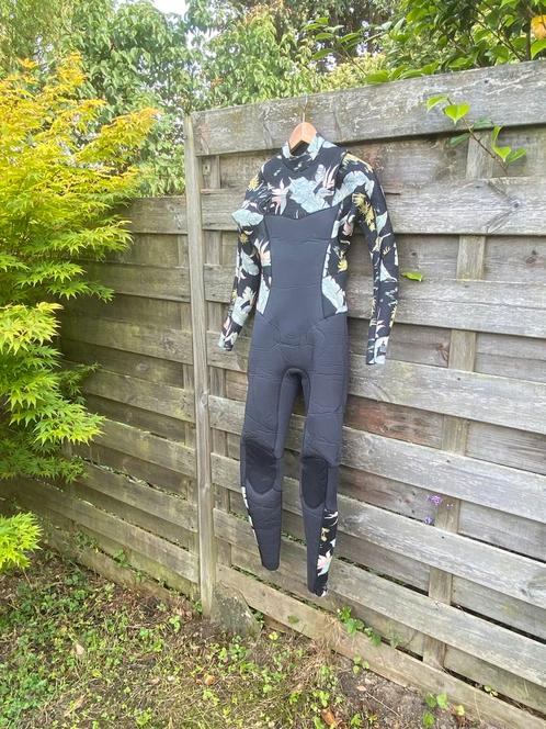 Billabong wetsuit (maat 10, 5’4), Watersport en Boten, Watersportkleding, Zo goed als nieuw, Wetsuit, Dame, Ophalen
