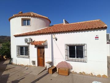 CCP6023 - Prachtige villa met zwembad & garage in Las Casica beschikbaar voor biedingen