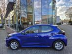 Toyota Yaris DYNAMIC 1.5HEV, Auto's, Automaat, Euro 6, Blauw, Hybride Elektrisch/Benzine