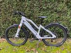 Stromer ST3 Comfort M Cool White, Ophalen, Zo goed als nieuw, 50 km per accu of meer, Stromer