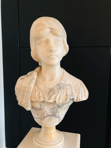 Important bustre en mabre de carrare. H 65 cm....... beschikbaar voor biedingen