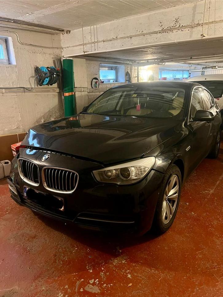 BMW 520d GT 190 ch – Euro 6b – petit dommage avant, Auto's, BMW, Particulier, 5 Reeks GT, 360° camera, ABS, Achteruitrijcamera