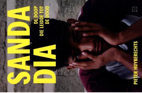 De doop die leidde tot de dood van Sanda Dia, Boeken, Overige Boeken, Zo goed als nieuw, Ophalen of Verzenden