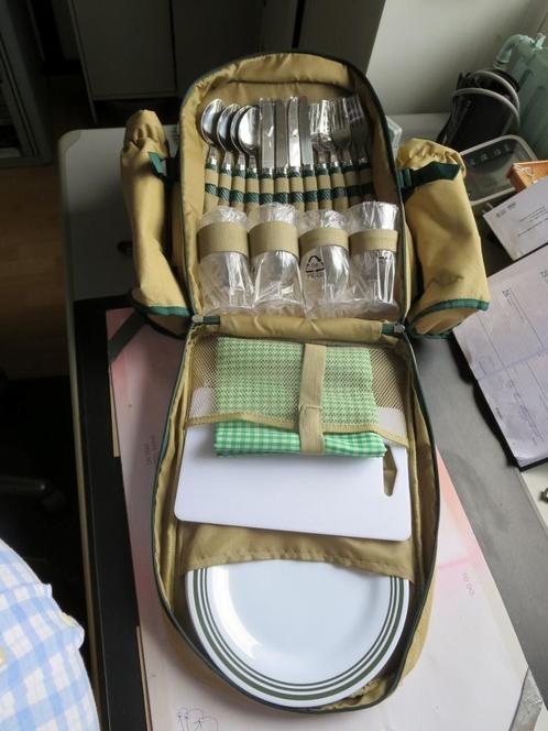 Picknick rugzak ongebruikt en compleet voor 4 personen, Handtassen en Accessoires, Tassen | Schoudertassen, Nieuw, Overige merken