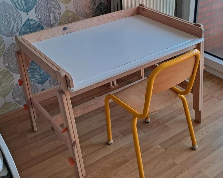 Ikea Flisat meegroei bureau/tekentafel, Kinderen en Baby's, Kinderkamer | Tafels en Stoelen, Gebruikt, Ophalen