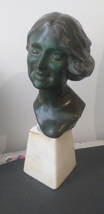 Art-Nouveau/Bronzen Vrauwen buste. beschikbaar voor biedingen