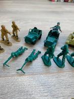 Partij tanks jeeps en miniatuursoldaatjes jaren ‘80, Kinderen en Baby's, Gebruikt, Ophalen of Verzenden