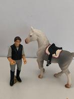 Schleich instructeur+ zadel+paardje, Cheval, Utilisé, Statue ou Figurine, Enlèvement ou Envoi