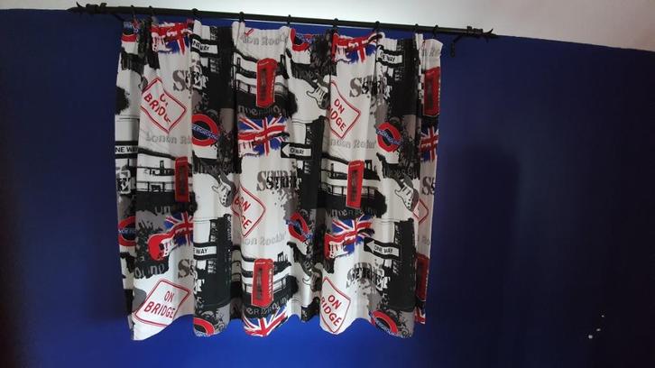 Gordijnen met een Londens thema, Huis en Inrichting, Stoffering | Gordijnen en Lamellen, Zo goed als nieuw, Minder dan 100 cm