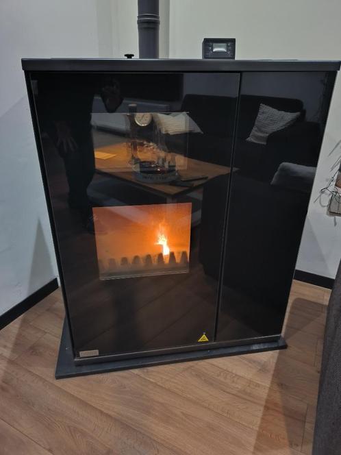 Cv pelletkachel hybride 30 kW + radiatoren, vloerverwarming, Huis en Inrichting, Kachels, Nieuw, Pelletkachel, Hout, Ophalen