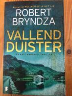 Robert Bryndza - Vallend duister - prima staat, Boeken, Robert Bryndza, Ophalen, Gelezen