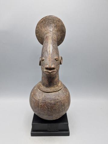 GROTE MANGBETU IN TERRACOTTA - CONGO - DRC