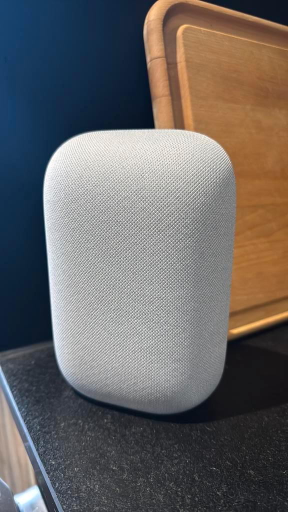 À vendre : Google Nest Audio – Enceinte Wi-Fi, Audio, Tv en Foto, Mediaspelers, Zo goed als nieuw, Zonder harde schijf, Ophalen