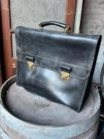Vintage aktentas in leder S.G.F., Handtassen en Accessoires, Tassen | Schooltassen, Ophalen, Zo goed als nieuw