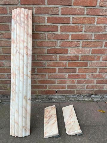 Vintage : geribbeld marmer beschikbaar voor biedingen