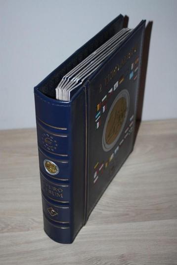 2 euro album Leuchtturm , kaft als nieuw , bladen slechte st beschikbaar voor biedingen