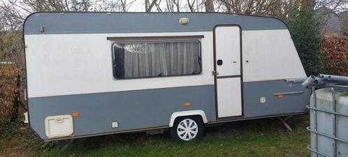 Adria 5-zits caravan, Caravans en Kamperen, Caravans, Particulier, tot en met 5, 1000 - 1250 kg, Rondzit, Adria, Dwars-stapelbed