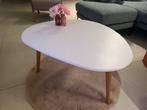 Table basse ovale, Enlèvement, Ovale