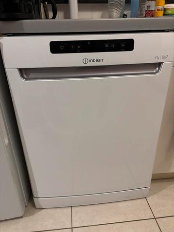 Lave vaisselle Indesit Eco  disponible aux enchères