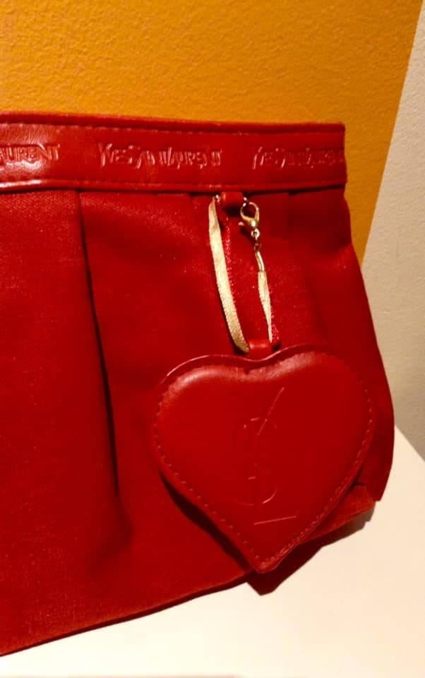 Yves Saint Laurent toilettas, Ophalen of Verzenden, Zo goed als nieuw, Rood, Dame