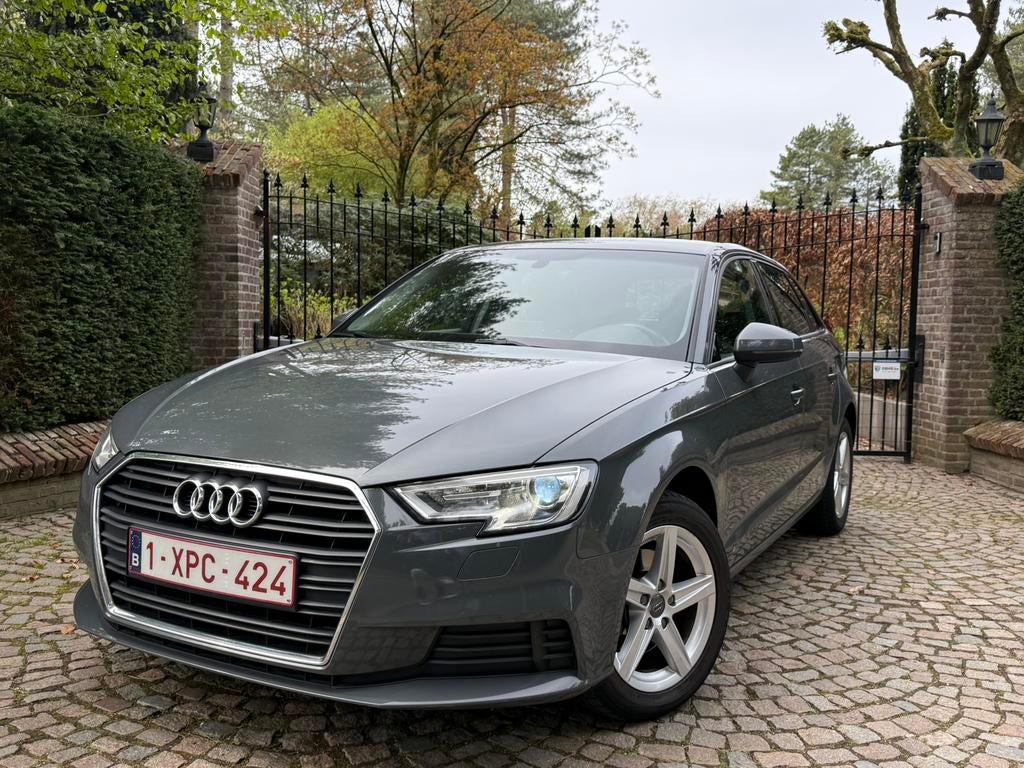 Keurige Audi A3 Sportback 2019 TFSI (Nano Gray), Auto's, Audi, Grijs, Particulier, Te koop, A3