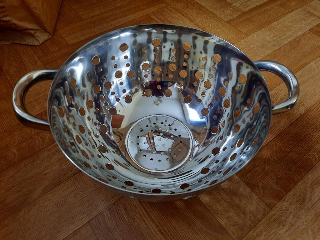 groot sterk splinternieuw vergiet ongeveer 30 cm dia, Maison & Meubles, Cuisine | Casseroles & Poêles, Enlèvement ou Envoi, Neuf