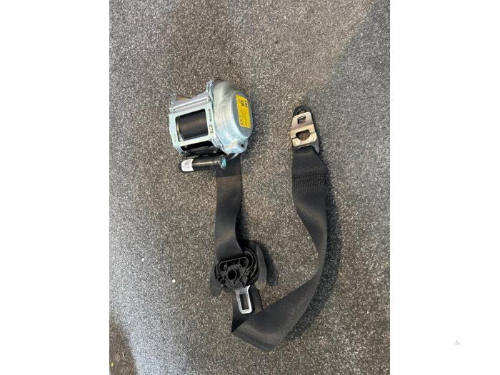 Ceinture de sécurité avant droite d'un Mercedes C-Klasse, Autos : Pièces & Accessoires, Habitacle & Garnissage, Mercedes-Benz
