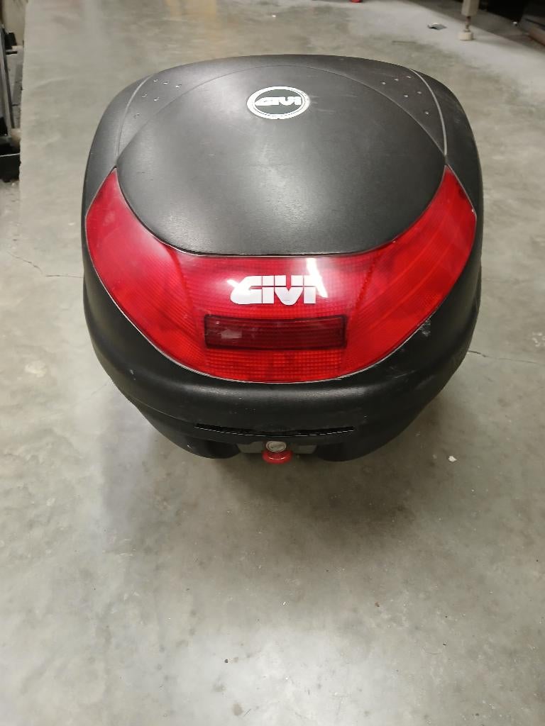 Bagagedrager met givi koffer Voor peugeot kisbee, Ophalen