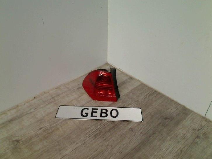 ACHTERLICHT LINKS BUITEN BMW 3 serie (E90) (27.61.01.08L3), Auto-onderdelen, Verlichting, BMW, Gebruikt