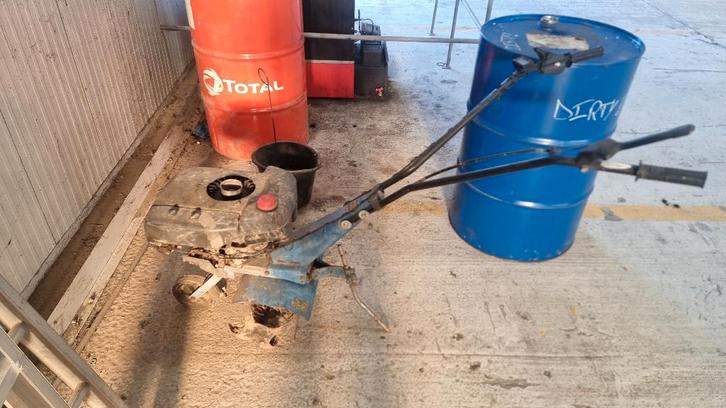 Royal einheill grondfrees, Doe-het-zelf en Bouw, Gereedschap | Freesmachines, Gebruikt, Benzine, Ophalen of Verzenden