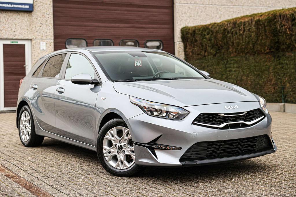 Kia Ceed / cee'd 160PK*AUTOMAAT*NIEUW-MODEL*CAMERA*APPLE-CAR, Stof, Gebruikt, 4 cilinders, 159 pk