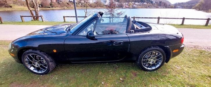 Mazda MX-5 2004 49000kms, Auto's, Mazda, Particulier, MX-5, Elektrische buitenspiegels, Lederen bekleding, Lichtmetalen velgen