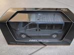 Opel Vivaro A Tour miniature 1:43 - emballage d'origine, Enlèvement ou Envoi, Comme neuf, Voiture, MiniChamps