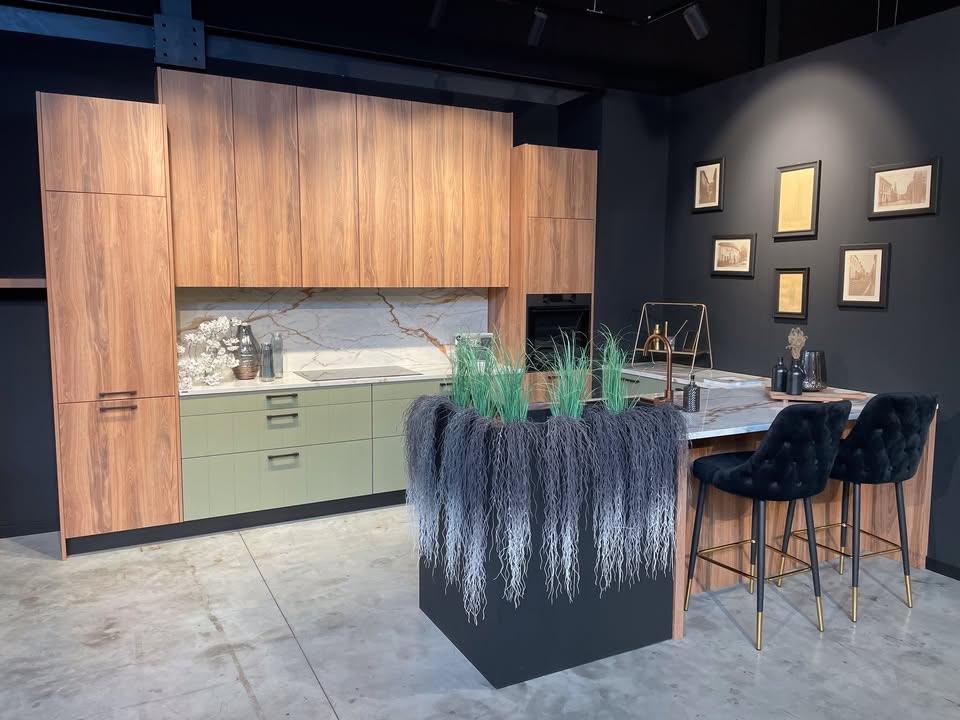 Landelijke u-vorm keuken, Avec îlot, Autres couleurs, Comme neuf, Enlèvement