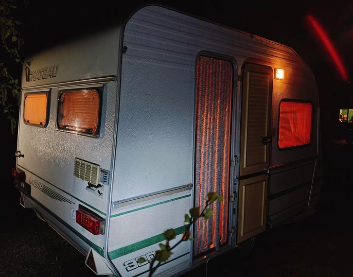 Chateau 330 Keuringvrij ! Direct vertrekken + Complete, Caravans en Kamperen, Caravans, Particulier, Chateau, Reservewiel, Ophalen of Verzenden