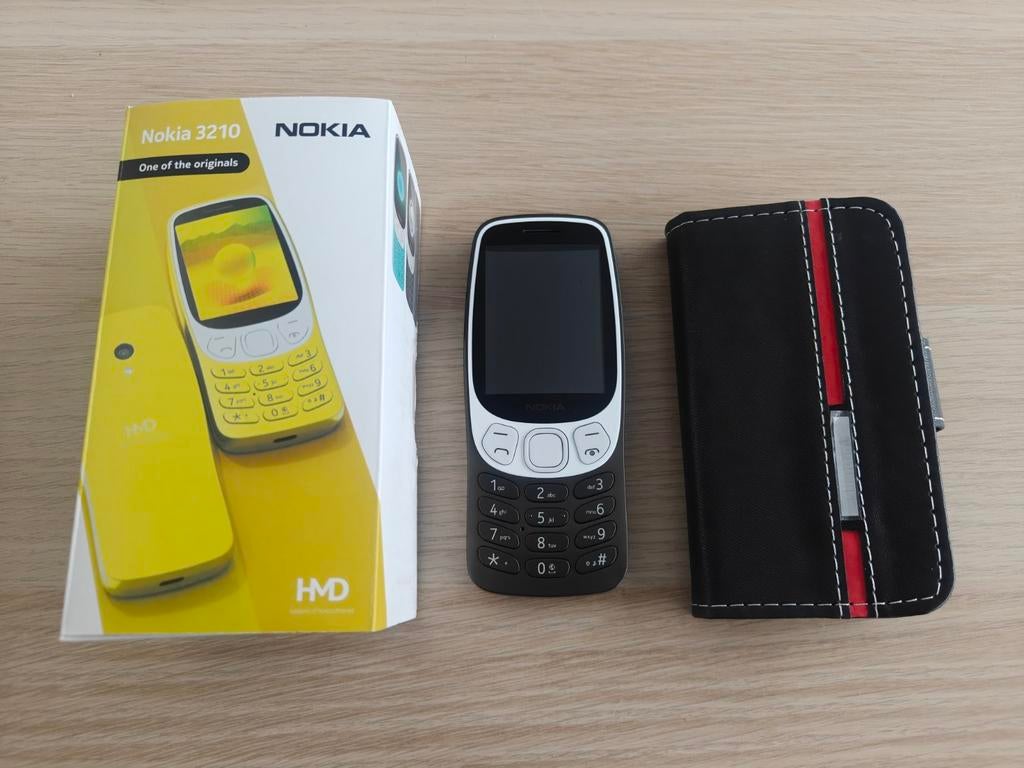 Nokia 3210, splinternieuw met factuur., Telecommunicatie, Mobiele telefoons | Nokia, Ophalen of Verzenden