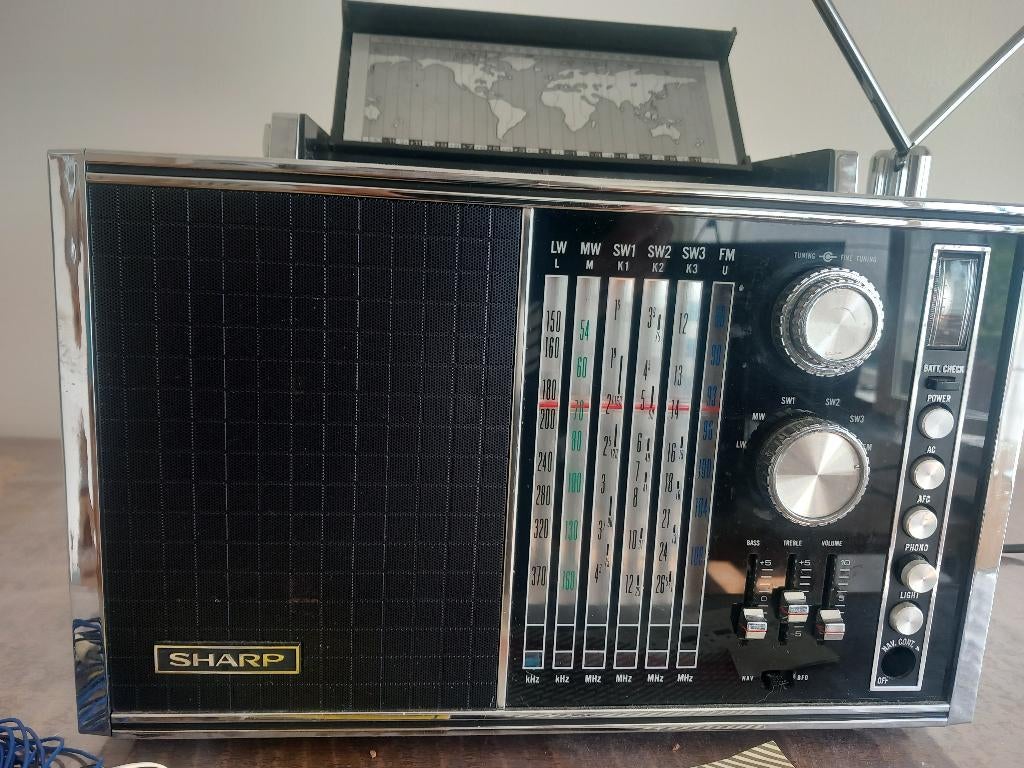 Vintage transistor radio - Sharp FV - 1800, Ophalen
