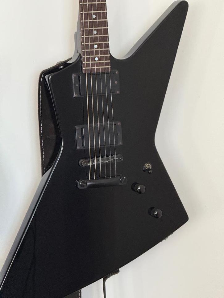 Grassroots Explorer (par ESP) GMX-48 avec sangle et sac, Musique & Instruments, Instruments à corde | Guitares | Électriques, Utilisé