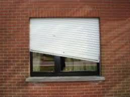 Herstellen rolluiken ,screens,…., Ophalen, Zo goed als nieuw