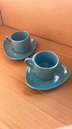 Blauwe kopjes met bordjes, Enlèvement