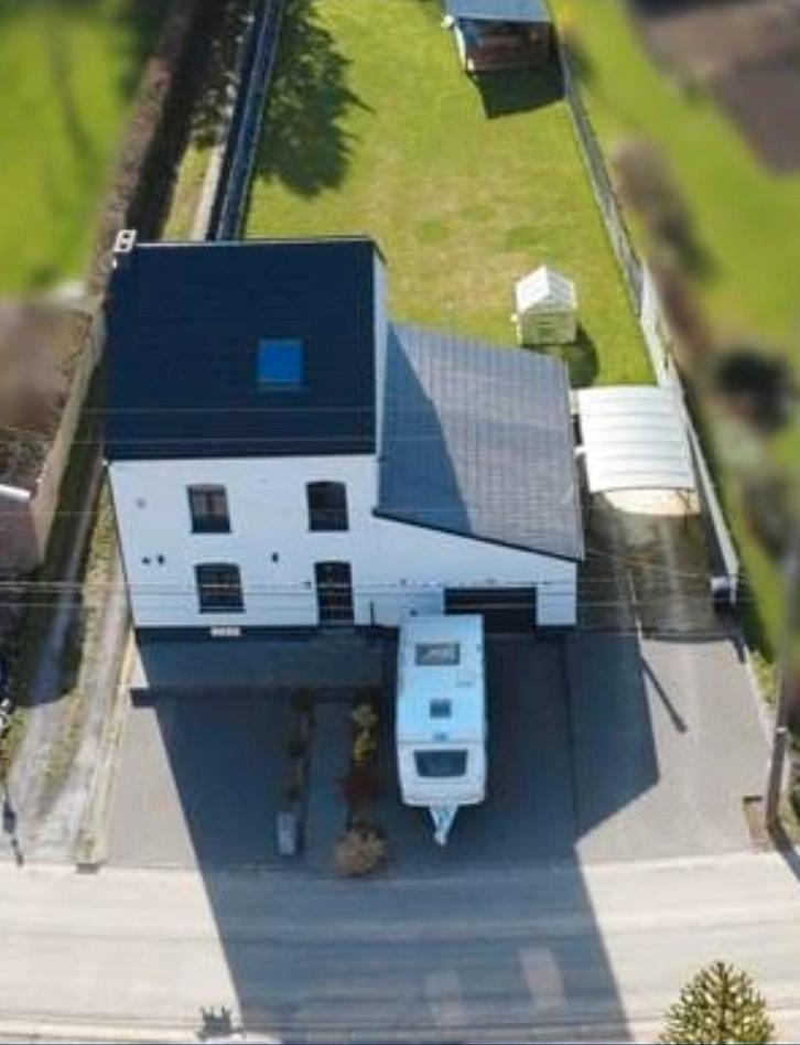 Gerenoveerde en geïsoleerde 4-zijdige woning te koop in 5640, Immo, Huizen en Appartementen te koop, Provincie Namen, 1000 tot 1500 m²