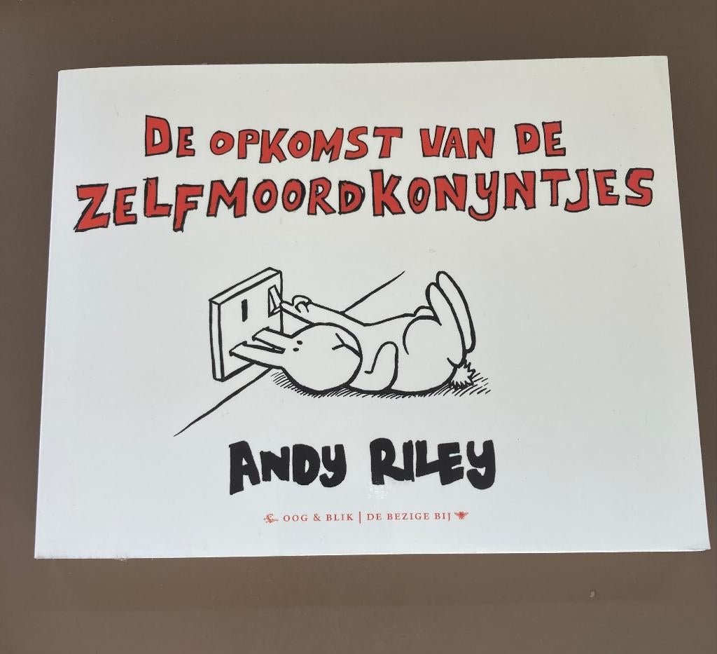 De opkomst van de zelfmoordkonijntjes - Andy Riley, Eén stripboek, Ophalen of Verzenden, Zo goed als nieuw, Andy Riley