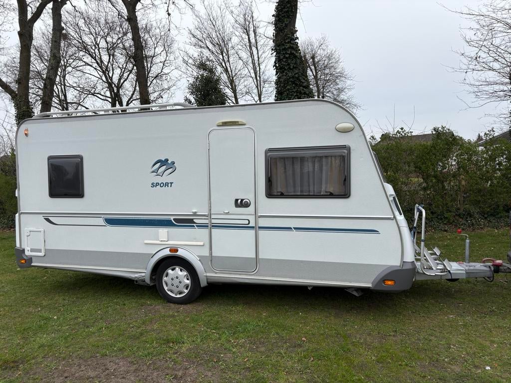 Mooie knaus met mover en voortent top staat, Caravans en Kamperen, Caravans, Rondzit, Schokbreker, Particulier, 4 tot 5 meter