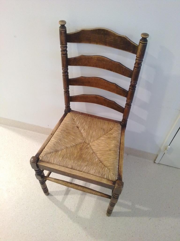 Rieten houten stoelen in nieuwe staat 5€ per stoel, Ophalen